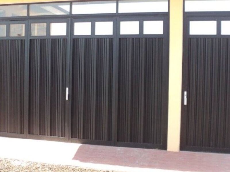 Puerta Aluminio Negro En Iztapalapa - Construex México